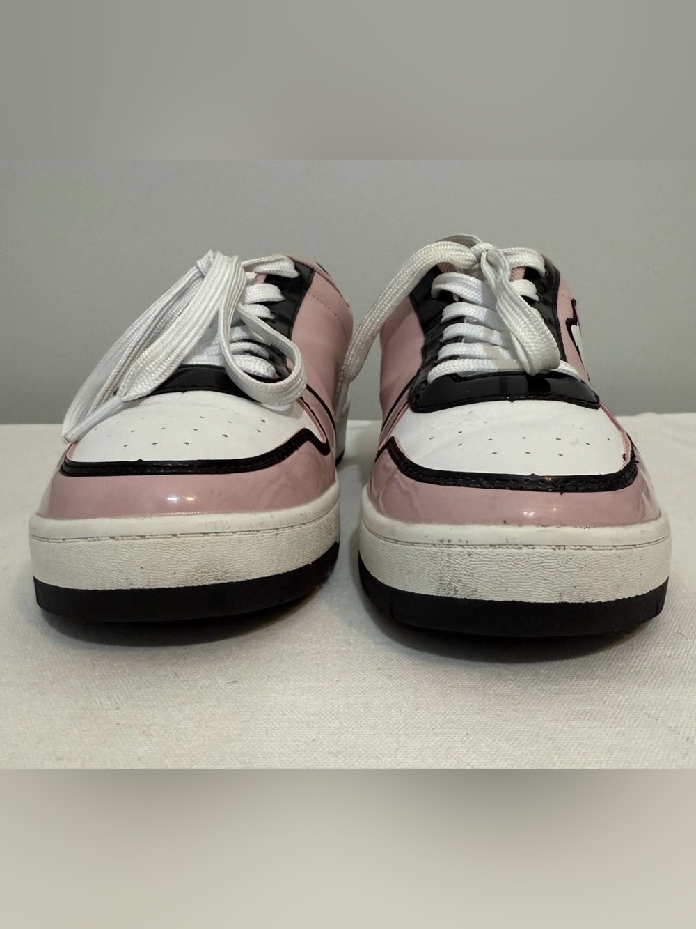 Hello Kitty Pink Women’s Size 9 Sneakers Athletic Shoes - Picture 4 of 16